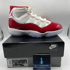 Air Jordan 11 Retro Cherry varsity red size 8.5